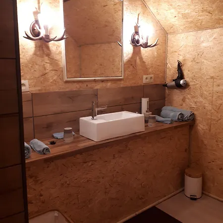Lomalienne Oda ve Kahvaltı 3*